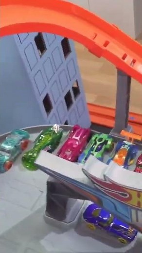 Draven STEALS Hot Wheels City’s Gold Cars! 😨 #Shorts