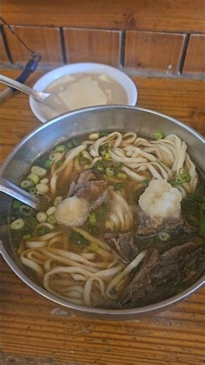 Hukou Laopi Beef Noodles, where you can eat all-you-can-eat tofu pudding! It's still packed at lu...
