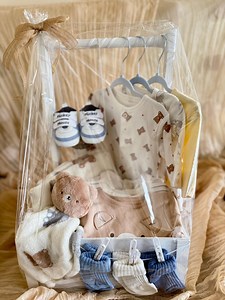 Luxury Newborn Baby Gift Set| Custom Baby Hamper - Etsy