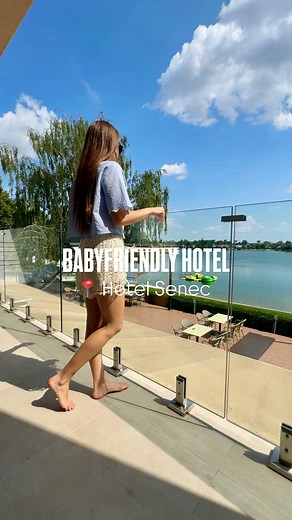 Nejen dětem | Tipy na výlety a zajímavá místa ✨ on Instagram: "Info v popisku ⬇️ Tohle je hotel, kde jsou děti na prvním místě. Program tu mají od rána až do noci a nudit se tu na 100% nebudete! @hotel_senec se nachází kousek od Bratislavy, takže z Brna to nemáte ani 2 hodinky cesty. ✨ Najdete tu velkou dětskou hernu, bazén, kolotoč pro děti, paddleboardy, šlapadla, dětské hřiště, kino, vedle obrovský aquapark a tohle vše už máte v ceně pobytu! ✨ Právě teď probíhá #magickeleto a program je tu za