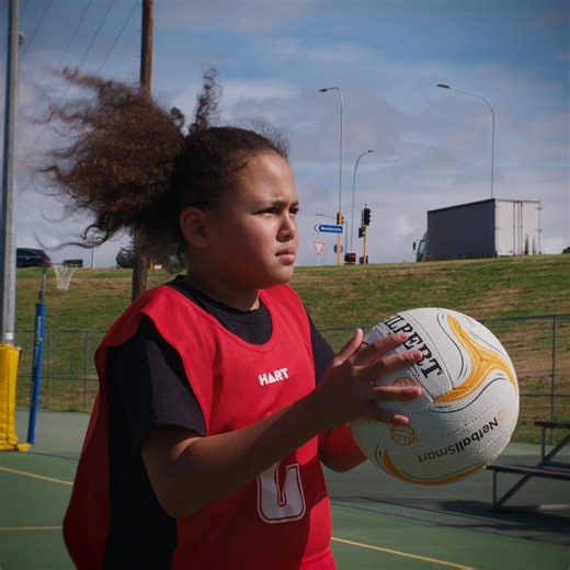 Do you find that you're telling your child what to do from the sideline or do you let them enjoy playing the game they love? Find out more about Good Sports here: bit.ly/3ON0RUU | Netball New Zealand
