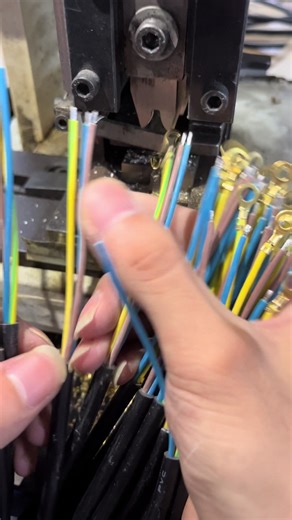 Cable grounding ring，Terminal，#wiretest #2coredropcable #electricalengineering #manufacturing #5coredropcable #manufacturing #connector #major #ledlight #customerservice #test #Threepinpowerconnector #transparent #焊接 #waterproof #weld #twocores #factory #electricalengineering