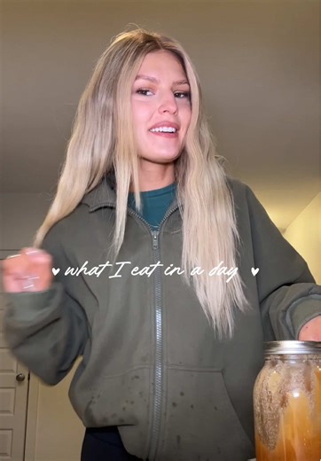 Just a reminder, that because IM doing weights does not mean YOU have too. 🙂#whatieatinaday #whatieatinaday