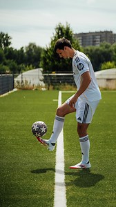 Can you do this skill ? Wait for it ⚽️ 🎥 ➡️ @leonardo.fantin25 #skill #tutorial #dribble #skills #football #tekkers #soccer #ronaldo #mbappe #vinicius #freestyle #freestylefooball #belgium #Madridistas #realmadrid #realmadridcf #createdwithadidas #adidas #adidasfootball | Maxime Freestyle