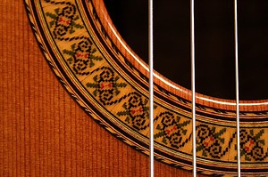 How to Play and Tune Parlor Guitar Style