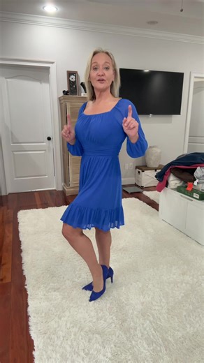 Gorgeous dress with mash sleeves with ruffled hem & knee length. The fit is great and stretches wonderfully. @Wenrine shop #dress #dressup #dresses #dresstoimpress