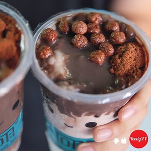[Mát lạnh thiệt đã "SỮA TƯƠI ĐÁ BÀO SỐT MILO" đỉnh siêu cấp] 👉Ship tận nơi: https://bit.ly/2MCBuFP Món mới hot quá nè các mẹ ơi, sữa tươi được rã đông, sau đó đem rưới sốt milo dẻo quẹo lên, bột milo, milo viên... nguyên dòng họ nha milo trong đó luôn. Coi clip đi rồi order liền nè :v ----------------- ✔Nhập mã "FREE5" (ưu đãi giới hạn) hoặc "APFREE5" (thanh toán qua AirPay) để nhận freeship trong 5km. ✔Nhập mã "AP20" giảm 20k x 20 lần/1 tháng ✔Nhập mã "AP25" giảm 25k cho đơn từ 80k x 20 lần/1 