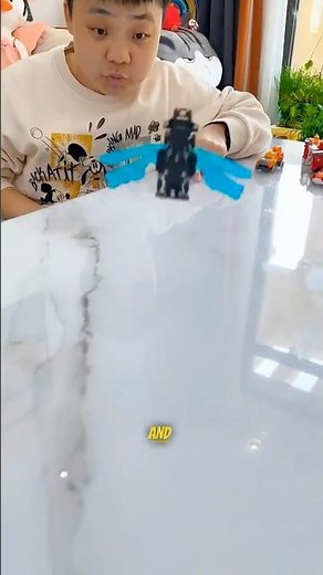 This Toy Car Transforms Into a Robot 🏎️🤖