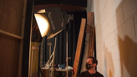 Aputure 600d LED Video Light Aputure LS 600D Light Storm COB 600W 5600K Daylight Balanced Led Photography Light for Video,Film,Photography Portrait and YouTube (V-Mount