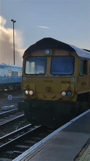 2 GBRf class 66s arrive and depart Eastleigh#train #railway #trainspotting #railfan