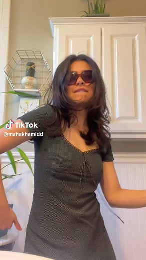 Molly Long's Dance Choreography of Pop Muzik