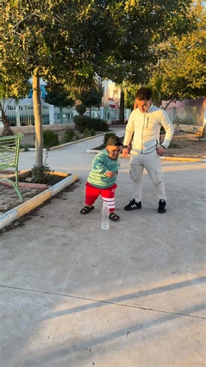 ‎Hassan Nemss / حسن النمس‎ | ‎حسن منك ا ميسي و رونالدو 😂😂😂😂😂 #reelinstagram❤️ #real #reel #réel #reelstofeel #trend #trendingnow #مغامرات #photo #agadir #marrakech...‎ | Instagram