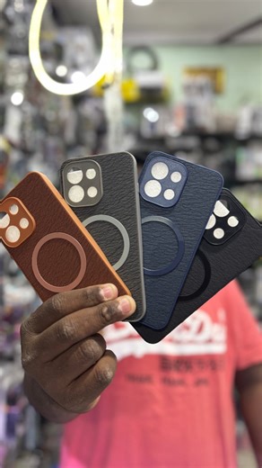 BISMILLAH MOBILE SHOP on Instagram: "*MEGSAFE LEATHER* 🔥🔥🔥 HOT 🔥🔥🔥 *METAL MEGSAFE LEATHER ORIGNAL* *CAMERA PROTICION* ✈️✈️✈️BY AIR ⛑️⛑️⛑️ VIVO ⛑️⛑️⛑️ *V60-10pc* *V60E-10pc* *Y31 PRO-10pc*🔥 *Y31-10pc*🔥 *X200FE-10pc* *Y400 PRO-10pc* *Y400-10pc* *T4X-10pc* *T4R-10pc* *T4 ULTRA-10pc* *T4 PRO-10pc* 🎒🎒🎒OPPO 🎒🎒🎒 *F31-10pc*🔥 *F31 PRO-10pc*🔥 *F31 PRO+-10pc*🔥 *A5 2025-10pc* *A6 PRO-10pc* 🎒🎒🎒 ONE PLUS 🎒🎒🎒 *NORD 5-10pc* *NORD CE 5-10pc* *ONE PLUS 13s-10pc* ⛑️⛑️⛑️ SAMSUNG ⛑️⛑️⛑️ *S25 F