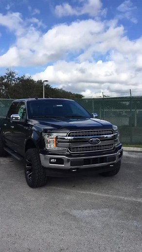 Enhance Your 2020 Ford F150 with a 2 1/2 Inch Leveling Kit and Stylish 20 x 10 Fuel Wheels