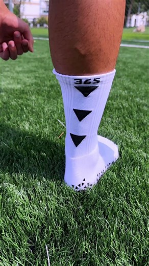 How to cut your socks like PRO PLAYERS ⚽️