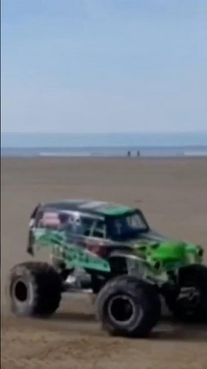 Worlds Biggest RC Grave Digger #subscribe #short