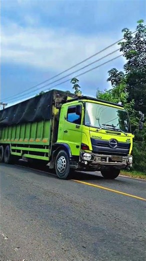 HINO 500 UD QUESTER DAN GIGA DI TANJAKAN