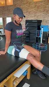 Therapy Day using the BFR machine 💪🏽💪🏽💪🏽 | Brenique Reed