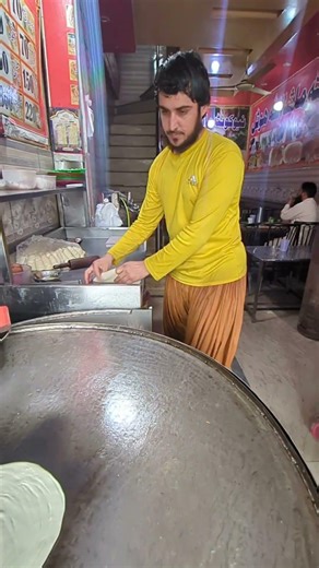 Amazing Laccha Paratha Making | Golden Crispy Layers | Pakistani Breakfast | QN Vlog