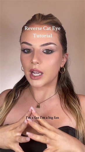 If you wanna feel like that girl…do a reverse cat eye #reversecateye #reversecateyeliner #makeuptutorial #eyelinertutorial #cateyetutorial #reversecateyetutorial