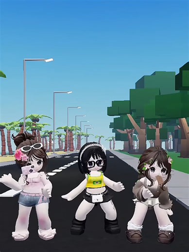 How to Use Voice Chat and Outfit Codes in Roblox