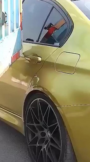 Luar biasa! Semprotan perbaikan ini dengan mudah menghapus goresan dari permukaan mobil Anda dan mengembalikan hasil akhir yang sempurna. ✨Jika mobil Anda tergores, Anda tidak perlu pergi ke bengkel 4S untuk memperbaikinya! Perbaikannya memakan biaya yang besar. ✅ Oleskan cairan perbaikan goresan mobil ajaib dan gosok, maka goresan akan hilang. Cocok untuk semua warna mobil! !