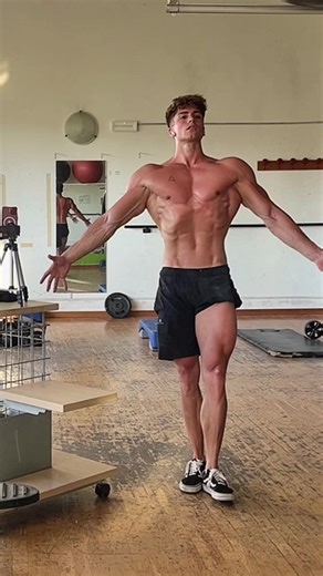 Mastering the Frieza Pose for Bodybuilding Success