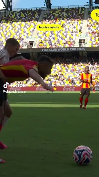 Youcef Belaïli : Les compétences incroyables du footballeur