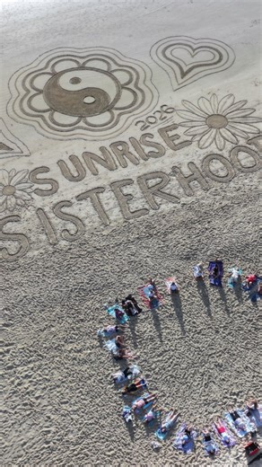@sunrisesisterhood showing up in full force this morning 🌅 Coolum Beach came alive at 5am with a powerhouse fusion of yoga Pilates — breath, movement, and pure sunrise magic. Huge turnout, warm energy, and the incredible presence of sand artist @owensurfart shaping the beach into something unforgettable — plus women travelling from all corners of the Sunshine Coast (and beyond!) just to be part of it. There’s something special building here! A community, a rhythm, a reason to get up before dawn