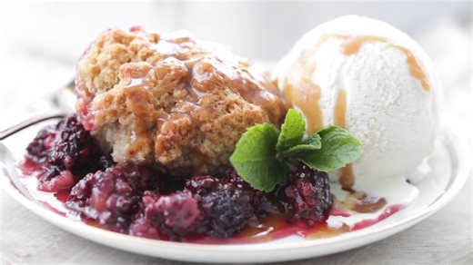 This is what perfect blackberry cobbler really means