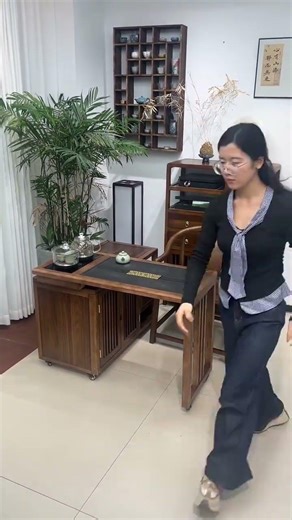 The tabletop can be adjusted large or small, folding and stowing provides flexible space. #teatable