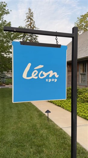 My Phone Eats First on Instagram: "NYE at @leonshelterisland 💙 Open all year in the heart of Shelter Island, you need to put this stunning restaurant on your top places to eat in 2026 🫶 Shanghai night was truly our favorite meal here! We love the standard menu but it’s always the best when they do a social menu or collab with another local chef with exquisite flavors! The collab earlier in the summer with @doublesamg started us off right with incredible Caribbean take on the classic Léon menu�