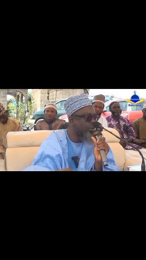 Refutation on Prostrating/Kneeling/Bowing to greet. — May Allāhﷻ continue to preserve Ash-'Ṣḥaykh Qomorudeen Yunus Akorede, bless his efforts and continue to make his knowledge a source of light for the Ummāh. | Soliu Jaami'u Adeola