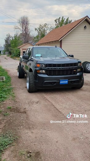 tranny had a whoppsie 🤭#fypシ #chevycustom #trucktok #silverado #chevy #roundeye #1999 #2021 #fypage