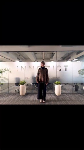 Oiling your hair won’t make it grow faster. Hair growth begins in the follicle, not on the hair strand. While oiling helps reduce dryness, improve scalp comfort and minimise breakage, it doesn’t alter your hair’s growth cycle. For visible growth over time, what matters is: • Scalp health • Follicle nourishment • Consistency with the right actives Oiling helps hair health, but growth starts at the follicle. . . . [hair growth facts, hair oiling myth, scalp health, hair follicles, hair care scienc