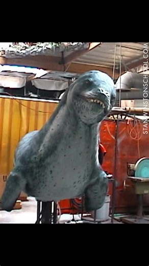 #liveaction #animatronic #leopardseal created by #StanWinstonStudio for @disney’s Eight Below (2006). #animatronics #practicaleffects #specialeffects