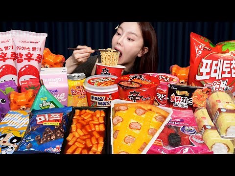 [Mukbang ASMR] Korean Convenience Store Food 🤍 Spicy Ramen Cheese Pizza Desserts Tanghulu Ssoyoung