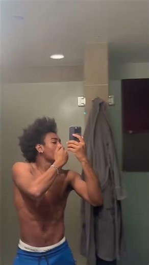 Contemplating in the bathroom🤔