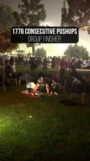 1776 consecutive pushups on the 4th of July. 🇺🇸 Ended the set with a group finish. 👊 #nodaysoff