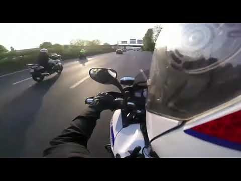 Course poursuite sur l'autoroute TMAX vs Police