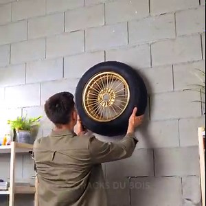 237K views · 441 reactions | On a recyclé une vieille roue et on l'a transformée en objet déco pour l'atelier !  | Les Cracks du Bois | Facebook