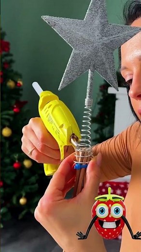 DIY Eco-friendly Christmas tree idea 🎄♻️✨ #christmasdiy #recycledcraft