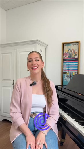 🎤 Découvrez les coulisses d’un cours de chant chez Studio C avec notre incroyable professeure Claudia! 🤍 Plongez dans l’univers de la musique, développez votre voix et vibrez à chaque note. ✨ Inscrivez-vous dès maintenant pour vous dépasser et vivre votre passion du chant! | Studio C École de Musique