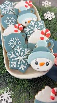 Using a Projector to Decorate Christmas Cookies with Royal Icing