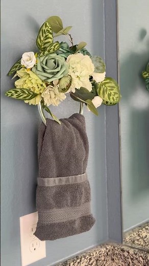 DIY Floral Bathroom Towel Decor🌼 #diy #easycraft #easydiy #flowers #diydecor #bathroomdecor