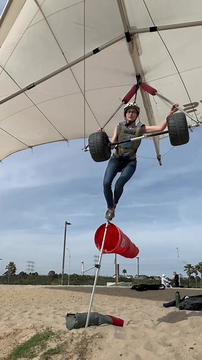 Always coming back for that windsock 😅 #hanggliding #flying #landing #femalepilot #flygirl #windsock #laadventures #gliding