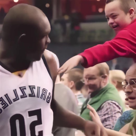 Players Making Fans’ Day ❤️#fyp #sprots #basketball #nba | basketball