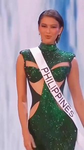 She is the MOMENT and she is about to become our QUEEN OF THE UNIVERSE ✨🇵🇭 Designer: @markbumgarner Stylist: @ryujishiomitsu @teamryujishiomitsu Pasarela Trainer: @ianlorenz #MichelleDee #MissUniversePhilippines2023 #MissUniverse2023 #ForDEEUniverse #ForThePhilippines | Pageant Universe