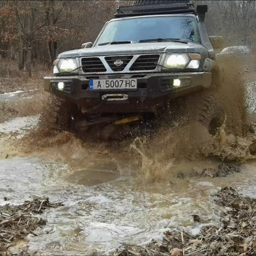 87K views · 1.8K reactions | Jeep Grand Cherokee WJ vs Nissan Patrol Y61 Off Road  | The Best 4x4 Page | Facebook