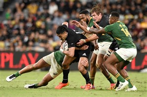 Springboks steal late win over All Blacks